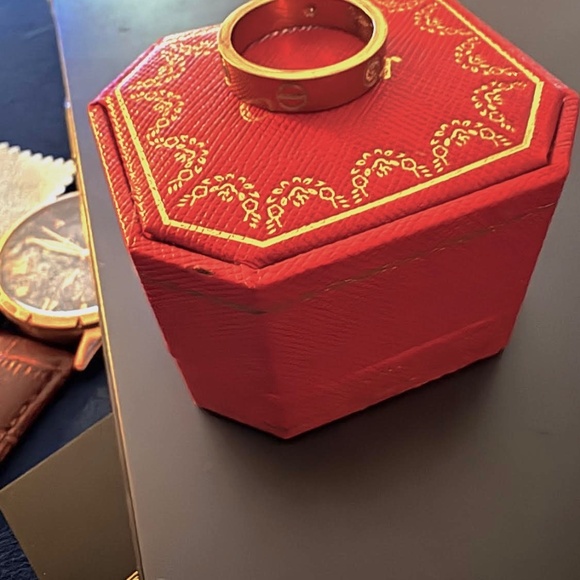 The love ring by Cartier - Picture 5 of 5